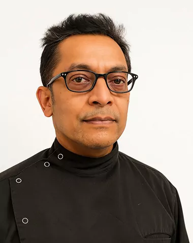 Dr Nyi L Maung, Implant and Restorative Dentist